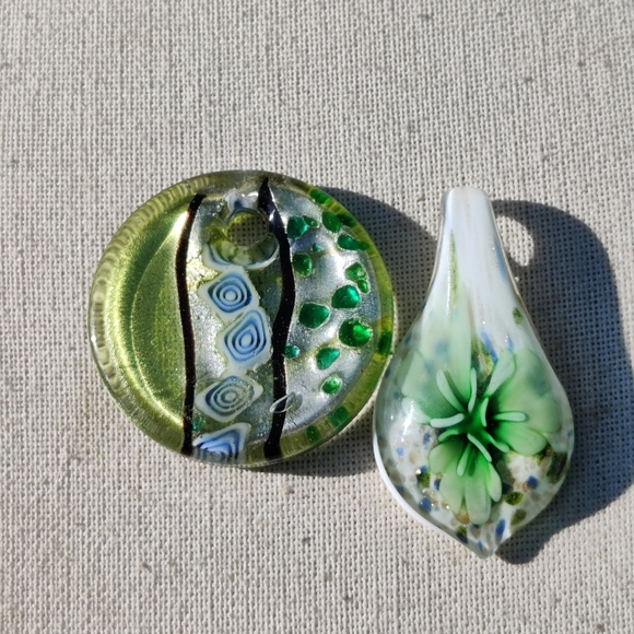 Vintage lamp work and millefiori pendants - Picture 6 of 13